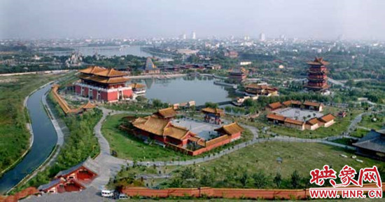 中外游客紛紛贊嘆——大美開(kāi)封 流連忘返 中外游客紛紛贊嘆——大美開(kāi)封 流連忘返