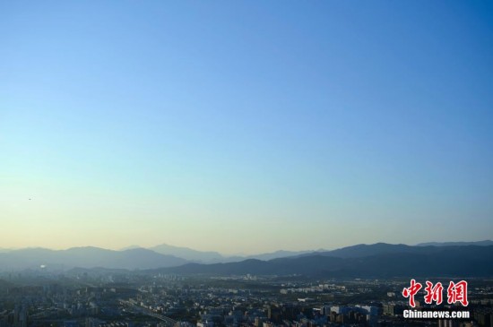 北京多舉措保障APEC會(huì)議期間空氣質(zhì)量 藍(lán)天綻放 北京多舉措保障APEC會(huì)議期間空氣質(zhì)量 藍(lán)天綻放