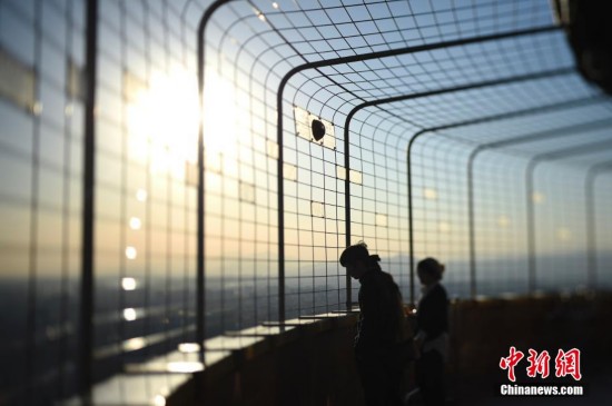 北京多舉措保障APEC會(huì)議期間空氣質(zhì)量 藍(lán)天綻放 北京多舉措保障APEC會(huì)議期間空氣質(zhì)量 藍(lán)天綻放