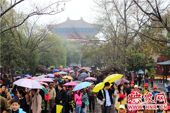 天好、花美 中國(guó)開封第32屆菊花文化節(jié)延長(zhǎng)一周