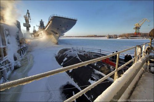 資料圖：2011年冬天正在進行最后改裝的戈爾什科夫號航母。
