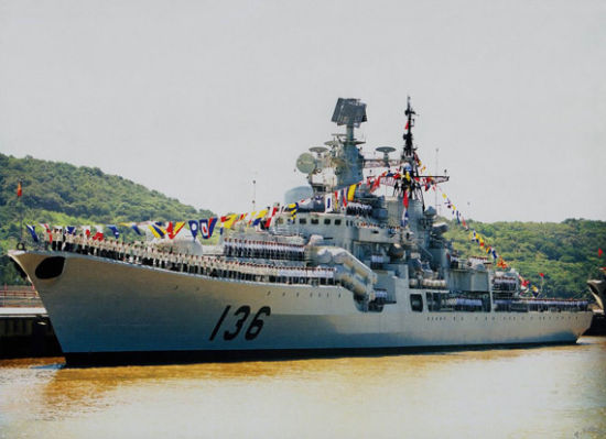 資料圖：東海艦隊的杭州號驅(qū)逐艦。