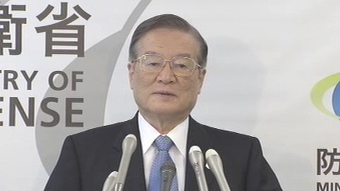 日本防衛(wèi)省森本敏16日上午出席記者會(huì)。