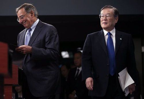 日本防衛(wèi)大臣森本敏本與美國(guó)國(guó)防部長(zhǎng)帕內(nèi)塔 日本防衛(wèi)大臣森本敏本與美國(guó)國(guó)防部長(zhǎng)帕內(nèi)塔