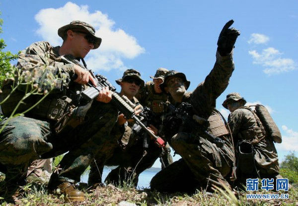 美菲“肩并肩2012”軍演菲律賓和美國(guó)的“肩并肩”聯(lián)合軍演在巴拉望島烏盧甘灣舉行。