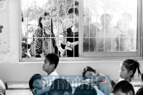 家長們都想讓孩子上個好學(xué)校、好班級，但也應(yīng)根據(jù)實際情況，選擇最合適的