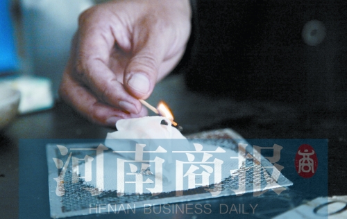 實(shí)驗(yàn)中，面膜不能被引燃