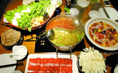 山西火鍋店爆炸事件后，鄭州用電磁爐的火鍋店生意火爆。