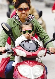 昨天清晨，文化宮路。 鄭州晚報(bào)記者 張翼飛 圖