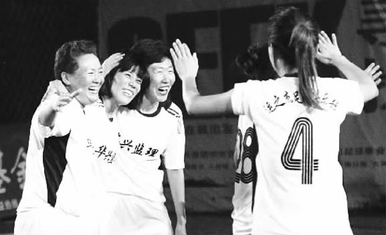 此次運(yùn)之杰足球俱樂部的參賽隊(duì)員，大多是由女足退役球員組成