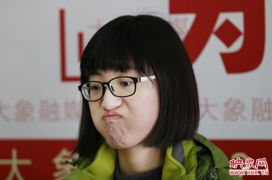 偶爾來個這樣的表情，算是放松緊張的心情吧！