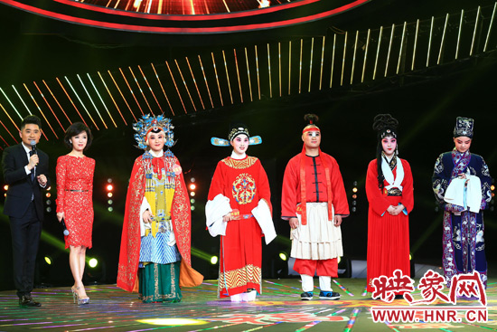 節(jié)目現(xiàn)場(chǎng)參賽選手全部登場(chǎng)