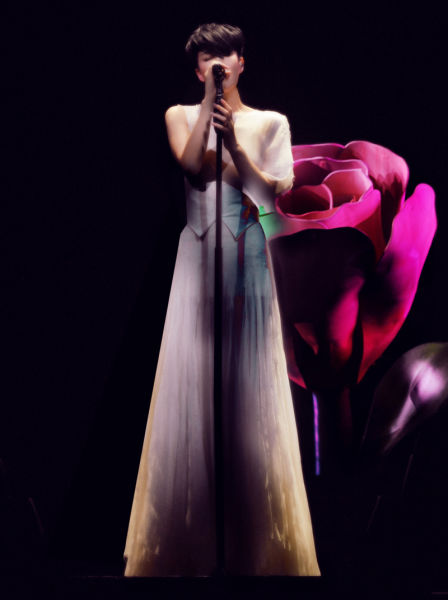 王菲鄧麗君隔空對唱《清平調》 王菲鄧麗君隔空對唱《清平調》