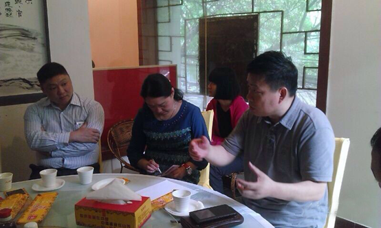 午餐會(huì)議！開(kāi)吃