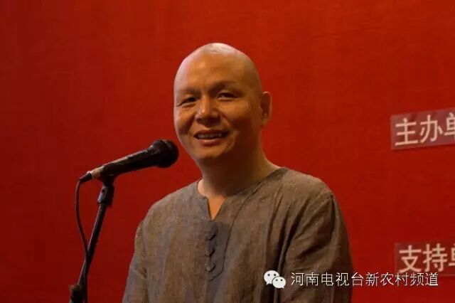 書畫家協(xié)會副主席，中國書畫家協(xié)會會員，河南省青年書法家，蘆荻