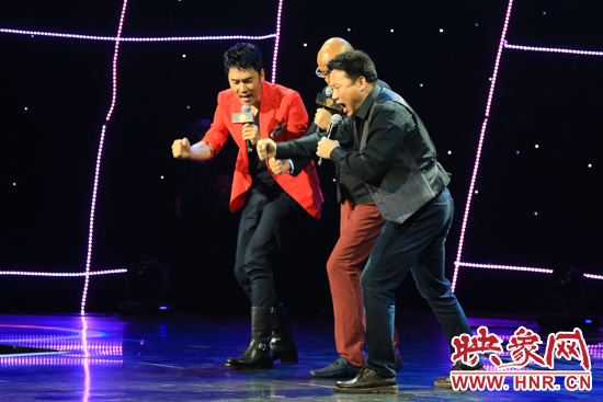 川江號(hào)子繼承人代表曹光裕征服全場(chǎng) 川江號(hào)子繼承人代表曹光裕征服全場(chǎng)