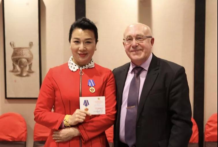 演出代表團(tuán)團(tuán)長、河南豫劇院黨委書記 汪荃珍