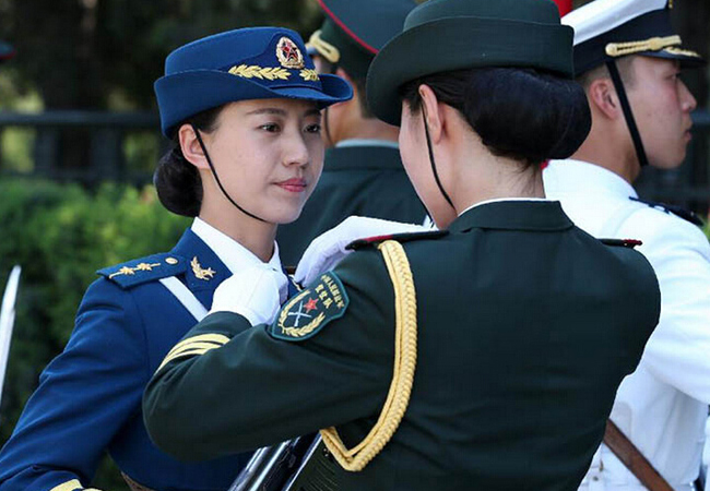 女儀仗兵,這才是2014年真正的女神！