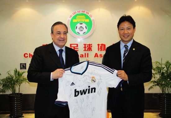 弗洛倫蒂諾造訪中國足協(xié) 或?qū)⑴山叹殎砣A指導青訓