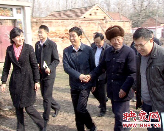 金冬江、李萬順、吳文立一行赴正陽縣慰問