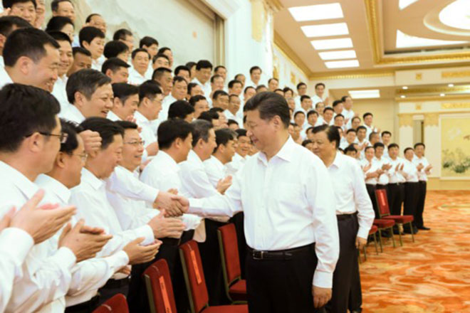 6月30日，黨和國(guó)家領(lǐng)導(dǎo)人習(xí)近平、劉云山等在北京人民大會(huì)堂會(huì)見(jiàn)全國(guó)優(yōu)秀縣委書記。